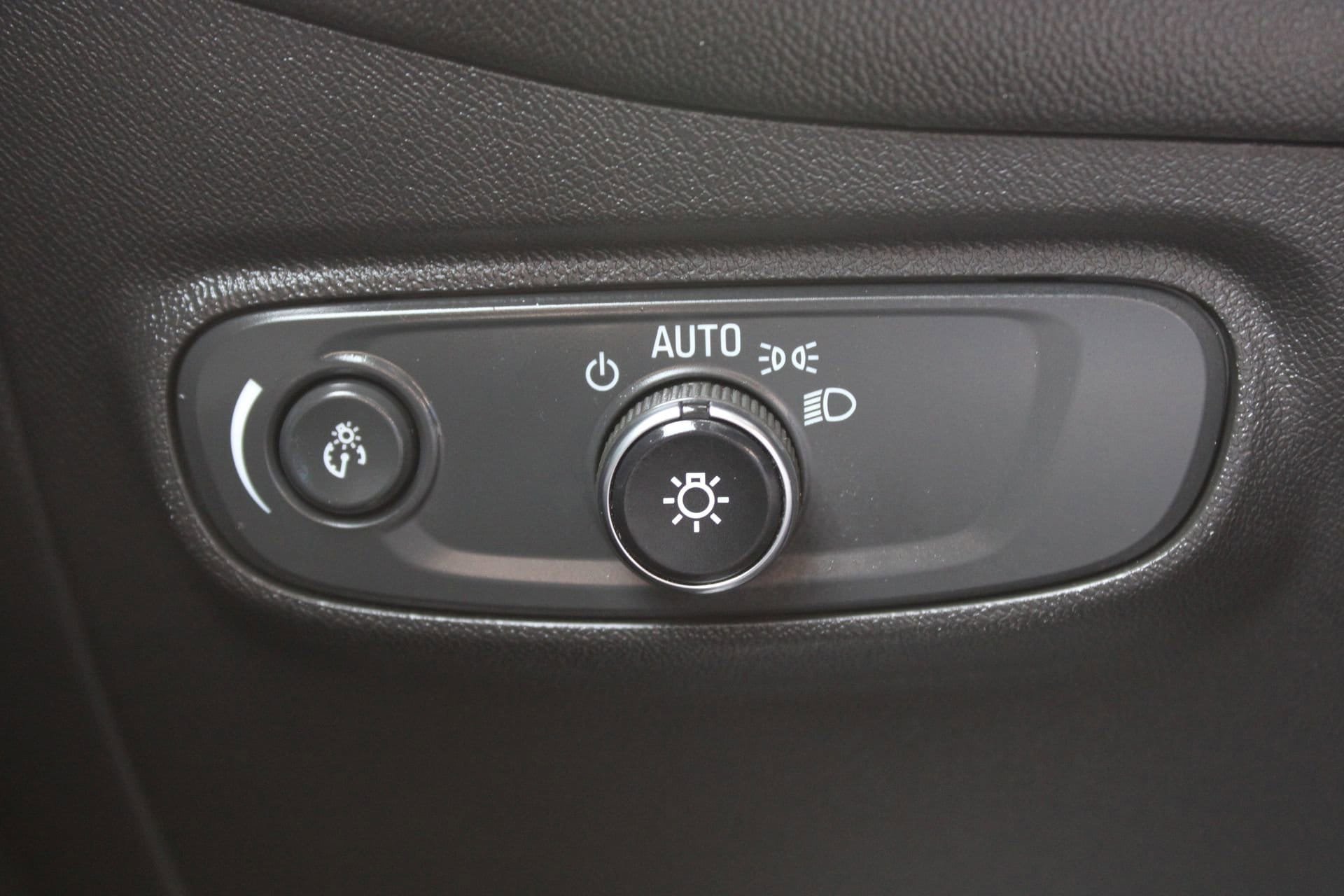 Used 2022 Chevrolet Equinox LT FWD image 24