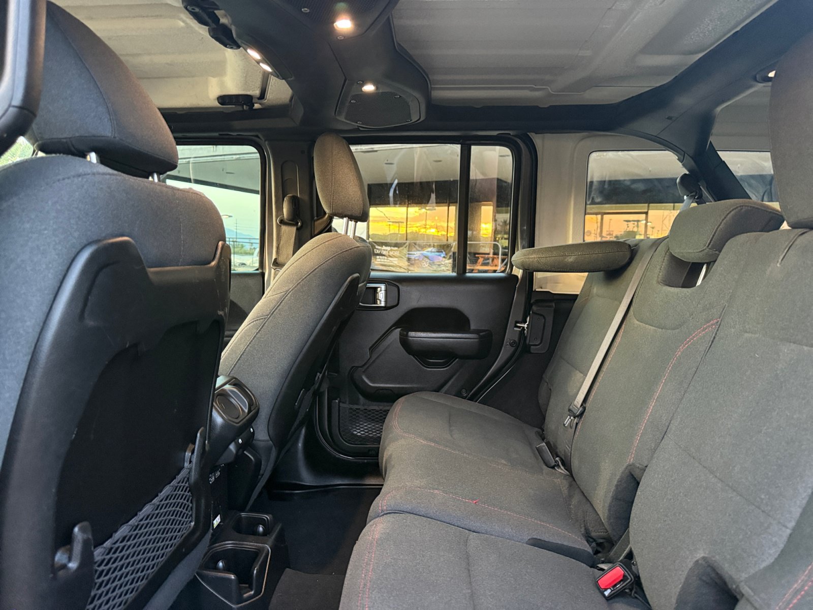 Used 2024 Jeep Wrangler Unlimited Rubicon AWD/4WD image 24