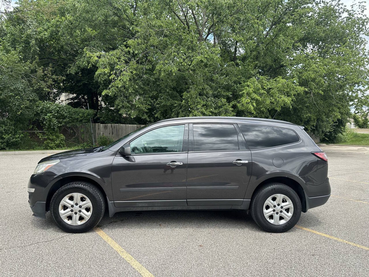 Used 2016 Chevrolet Traverse LS FWD image 3