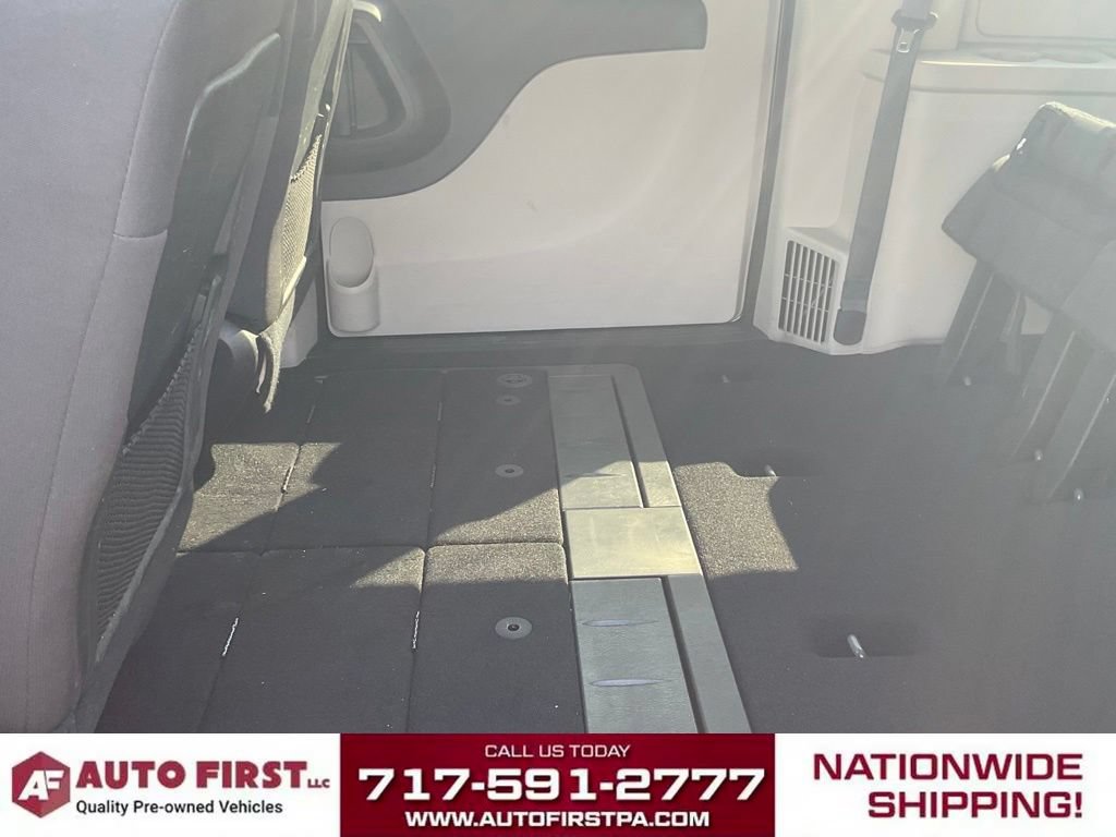 Used 2017 Dodge Grand Caravan SE FWD image 8