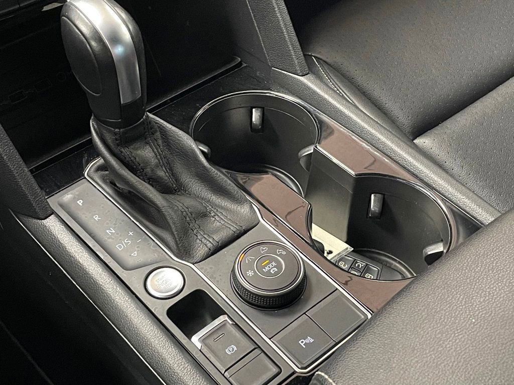 Used 2020 Volkswagen Atlas Cross Sport SEL R-Line image 29