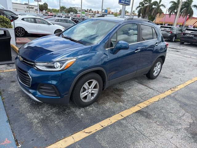 Used 2020 Chevrolet Trax LT w/ LT Convenience Package FWD image 1