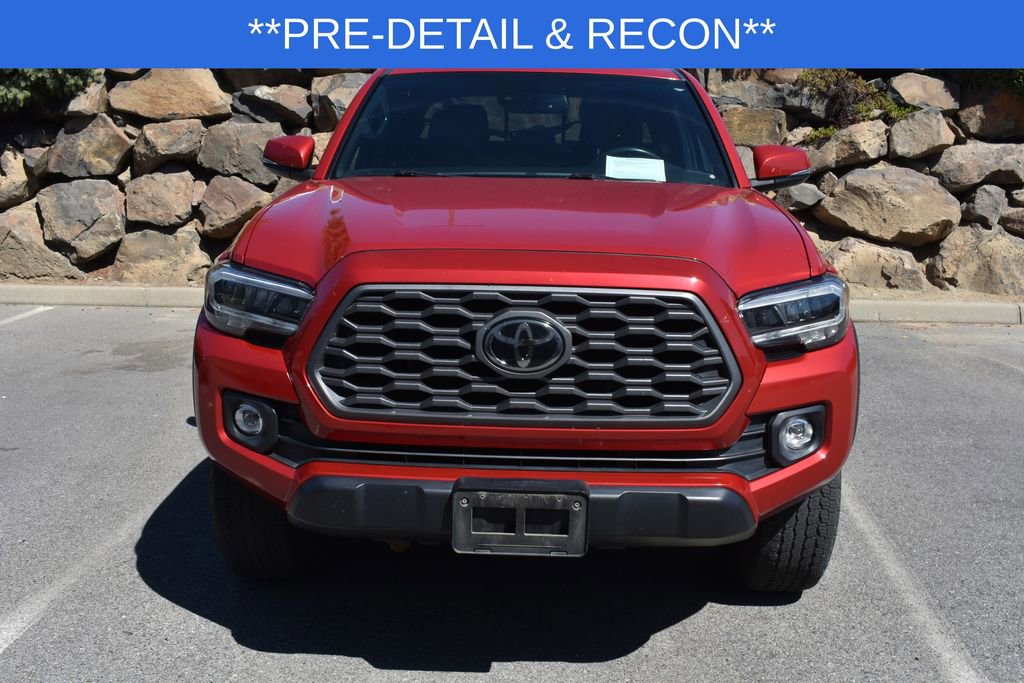 Used 2020 Toyota Tacoma TRD Off-Road w/ TRD Premium Off Road Package AWD/4WD image 3