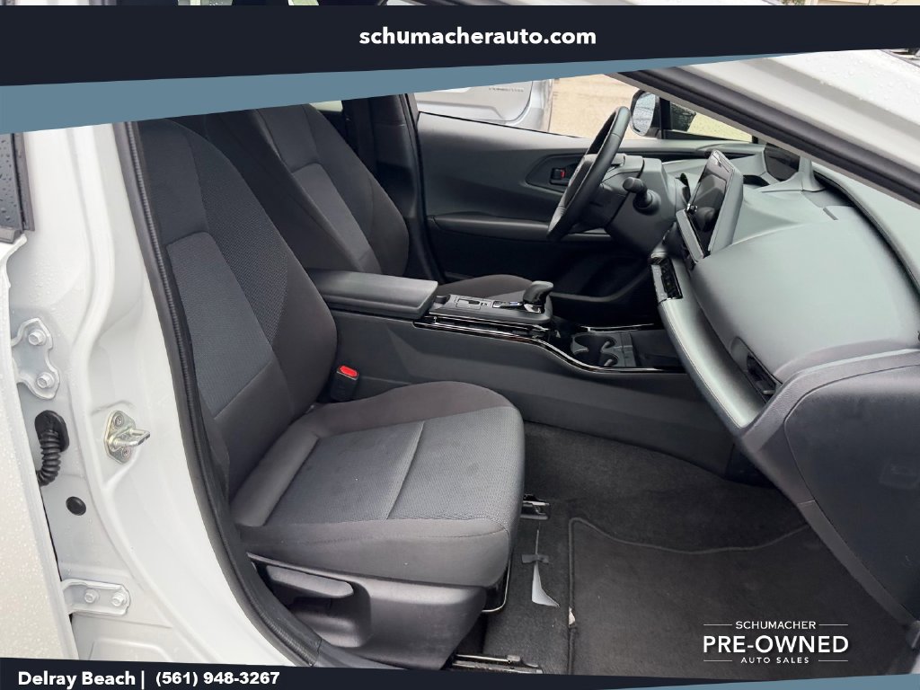 Used 2025 Toyota Prius LE AWD/4WD image 16
