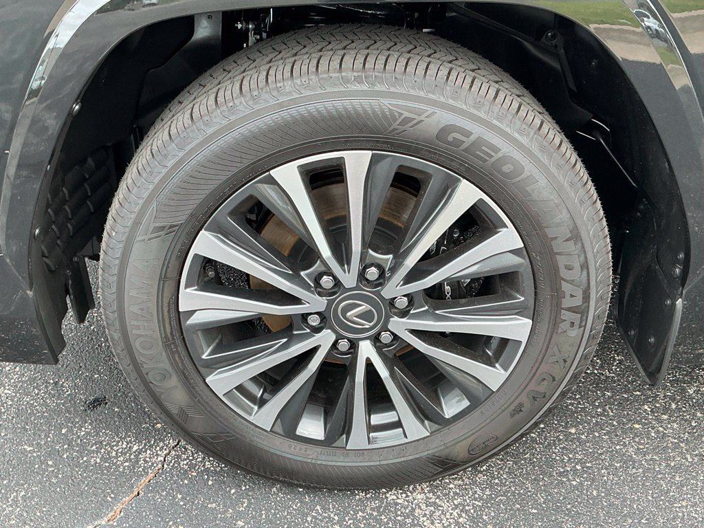 New 2026 Lexus LX 600 4WD w/ Interior Upgrade Package image 9