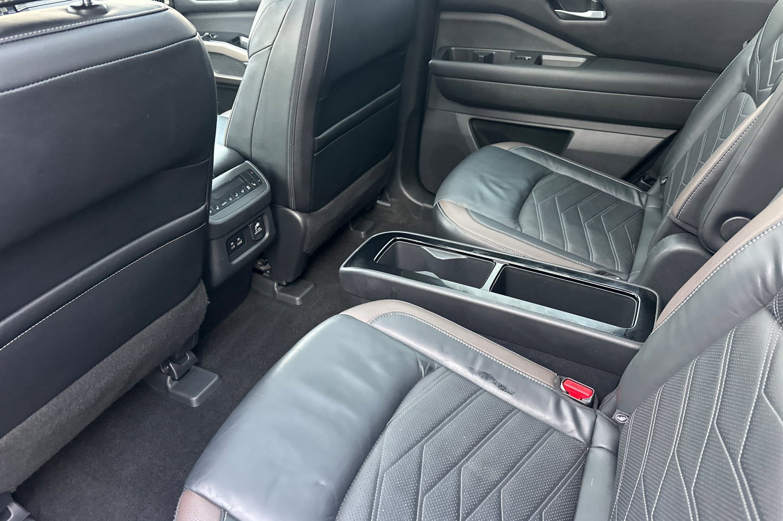 Used 2023 Nissan Pathfinder Platinum image 15