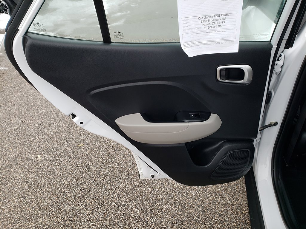 Used 2020 Hyundai Venue SEL w/ Convenience + Premium Package image 12