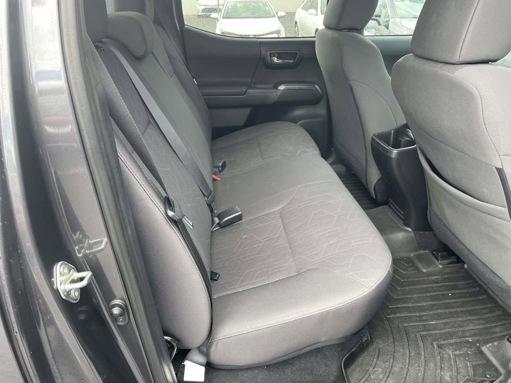 Used 2016 Toyota Tacoma TRD Sport image 45