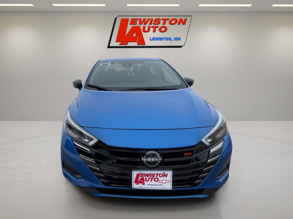 Used 2024 Nissan Versa SR image 8