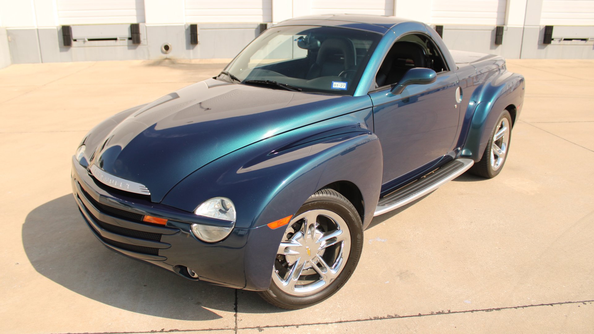 Used 2005 Chevrolet SSR w/ Preferred Equipment Group RWD image 2