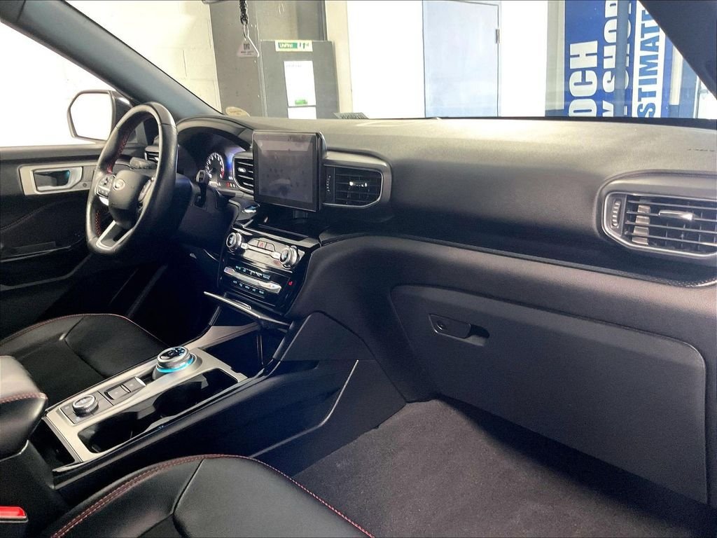 Used 2023 Ford Explorer ST-Line AWD/4WD image 14