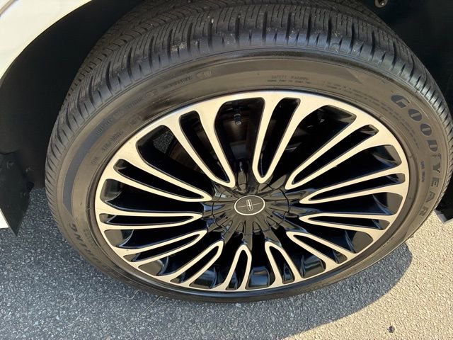 Certified 2025 Lincoln Aviator Black Label AWD/4WD image 12