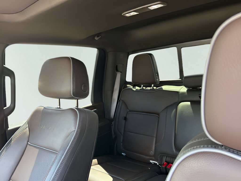 Used 2025 GMC Sierra 2500 Denali w/ Denali Reserve Package AWD/4WD image 12