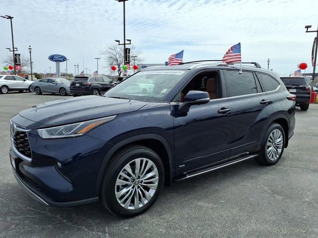 New 2026 Toyota Highlander Platinum image 8
