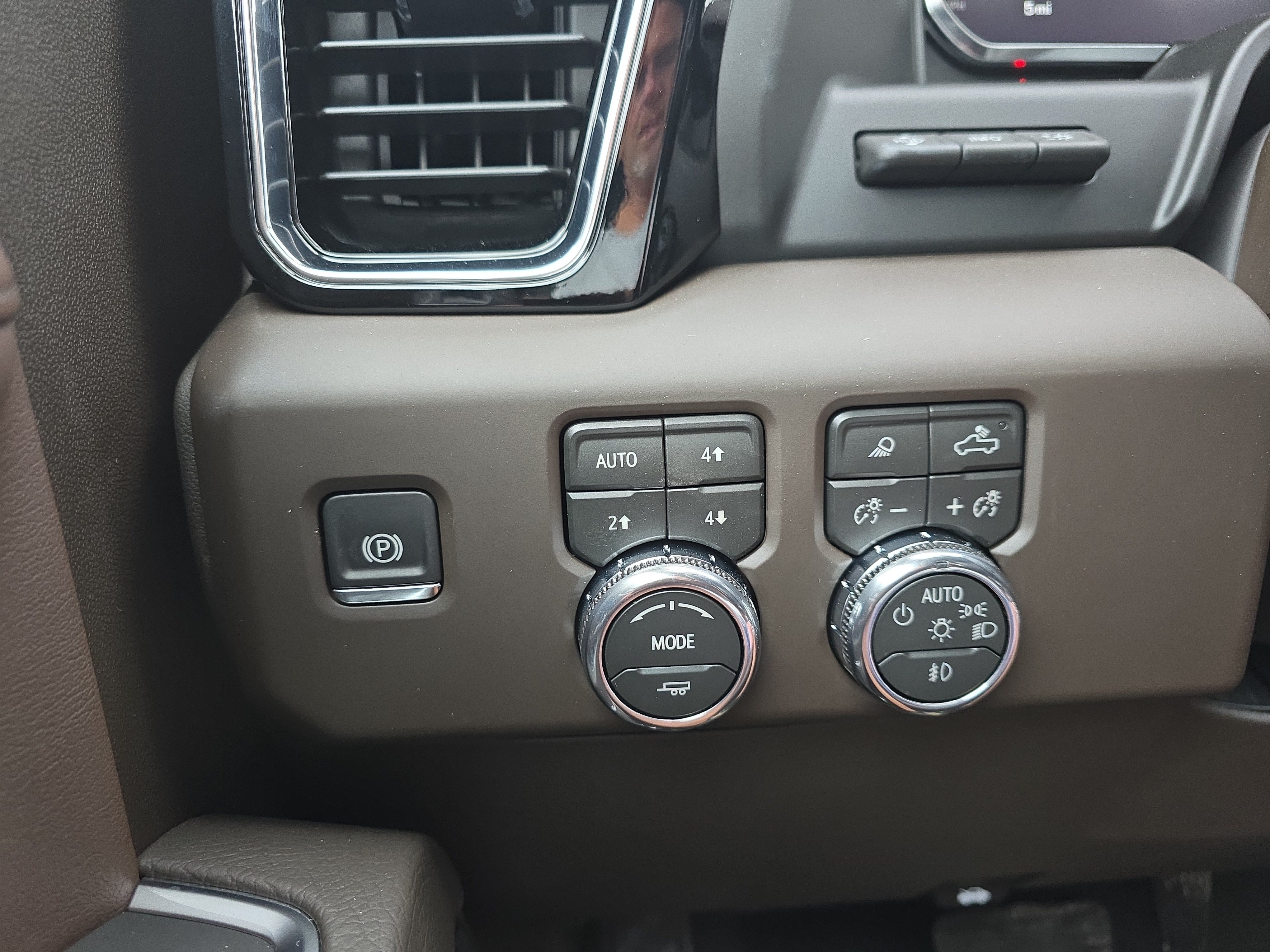 New 2026 GMC Sierra 1500 Denali w/ Technology Package AWD/4WD image 19