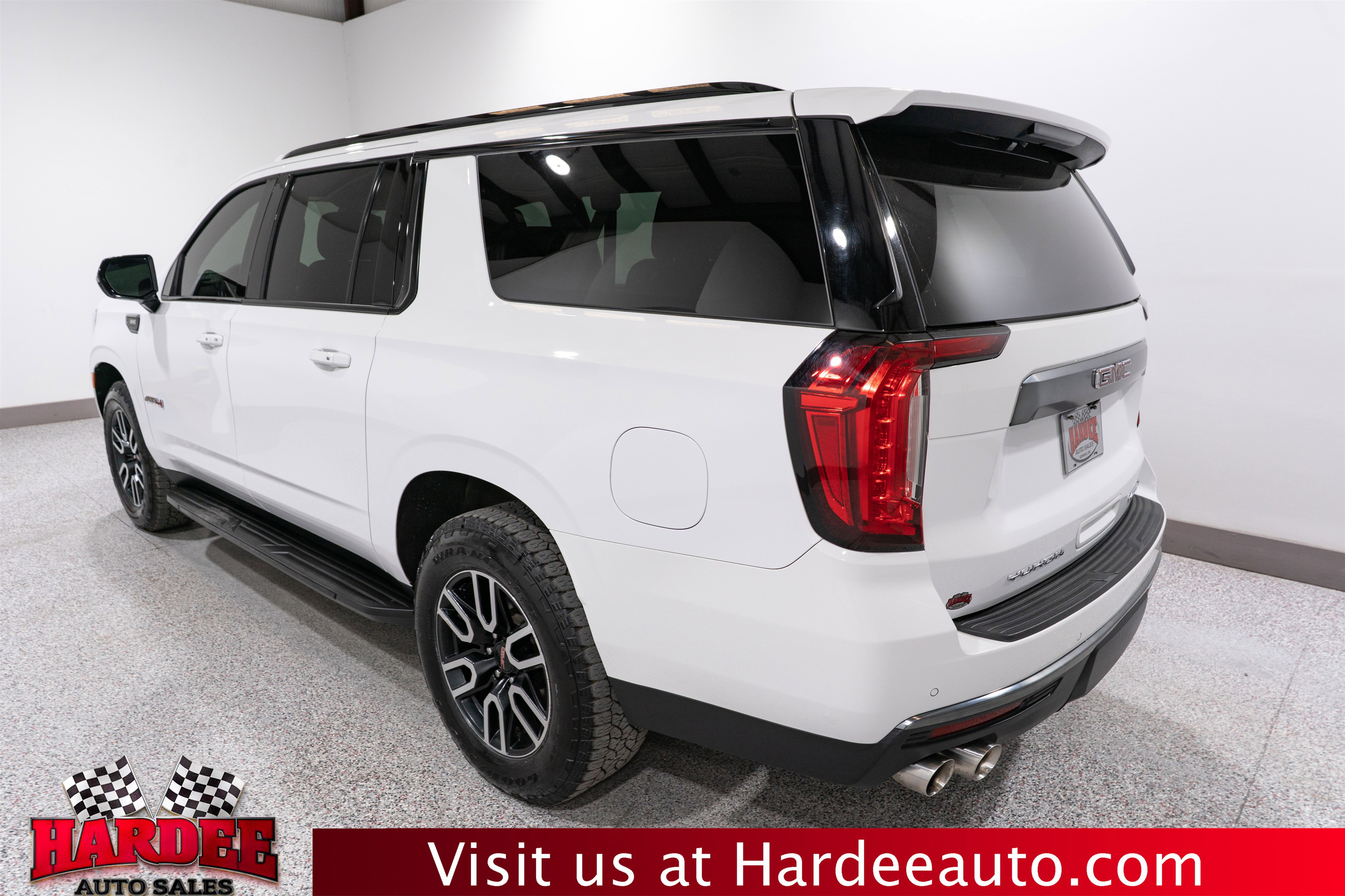 Used 2022 GMC Yukon XL AT4 w/ Max Trailering Package AWD/4WD image 3