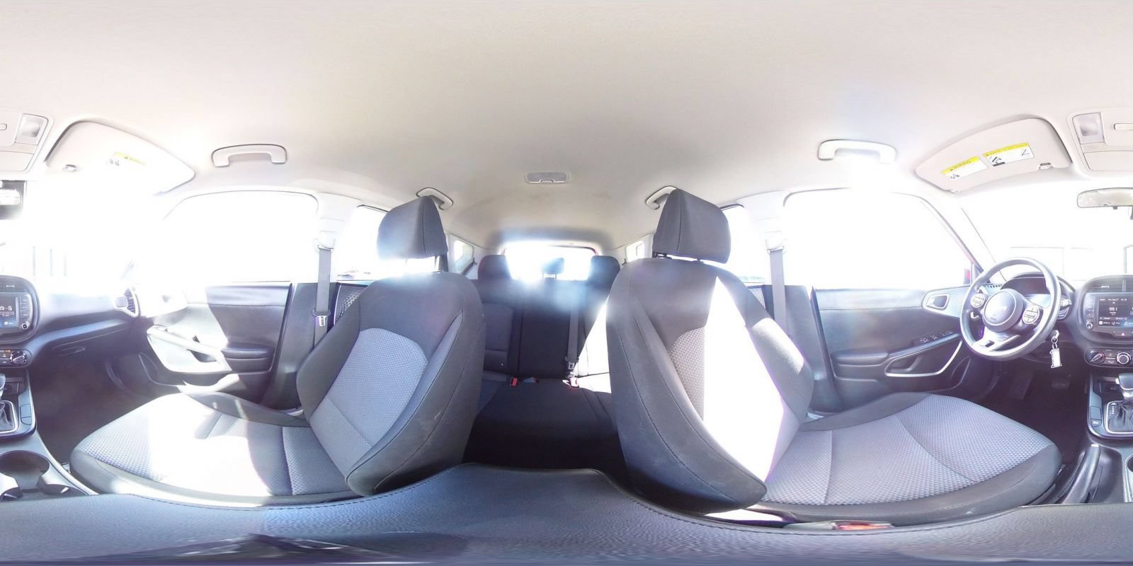 Used 2025 Kia Soul LX w/ LX Technology Package FWD image 39