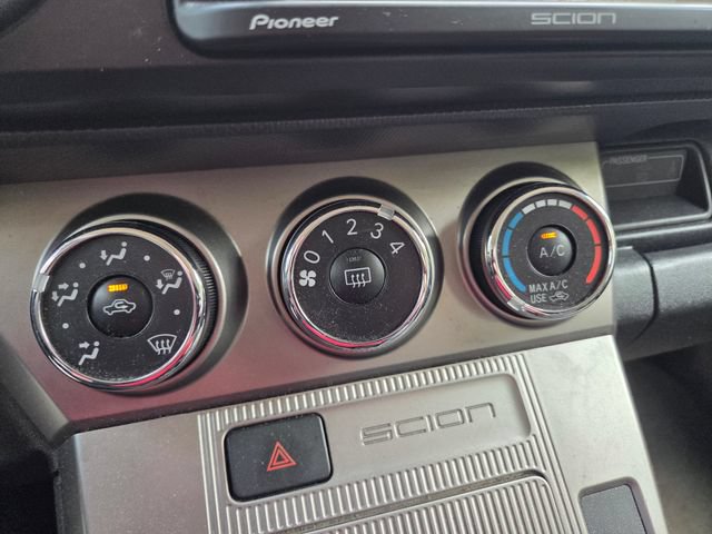 Used 2015 Scion xB FWD image 15