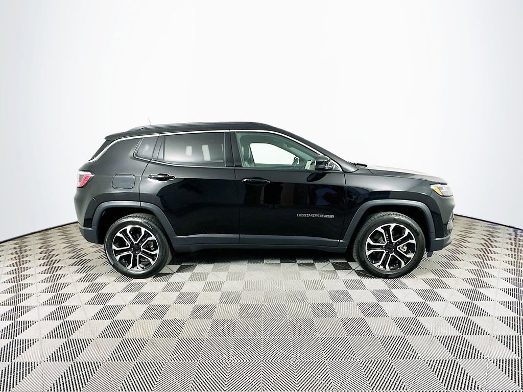 Used 2024 Jeep Compass Limited image 13
