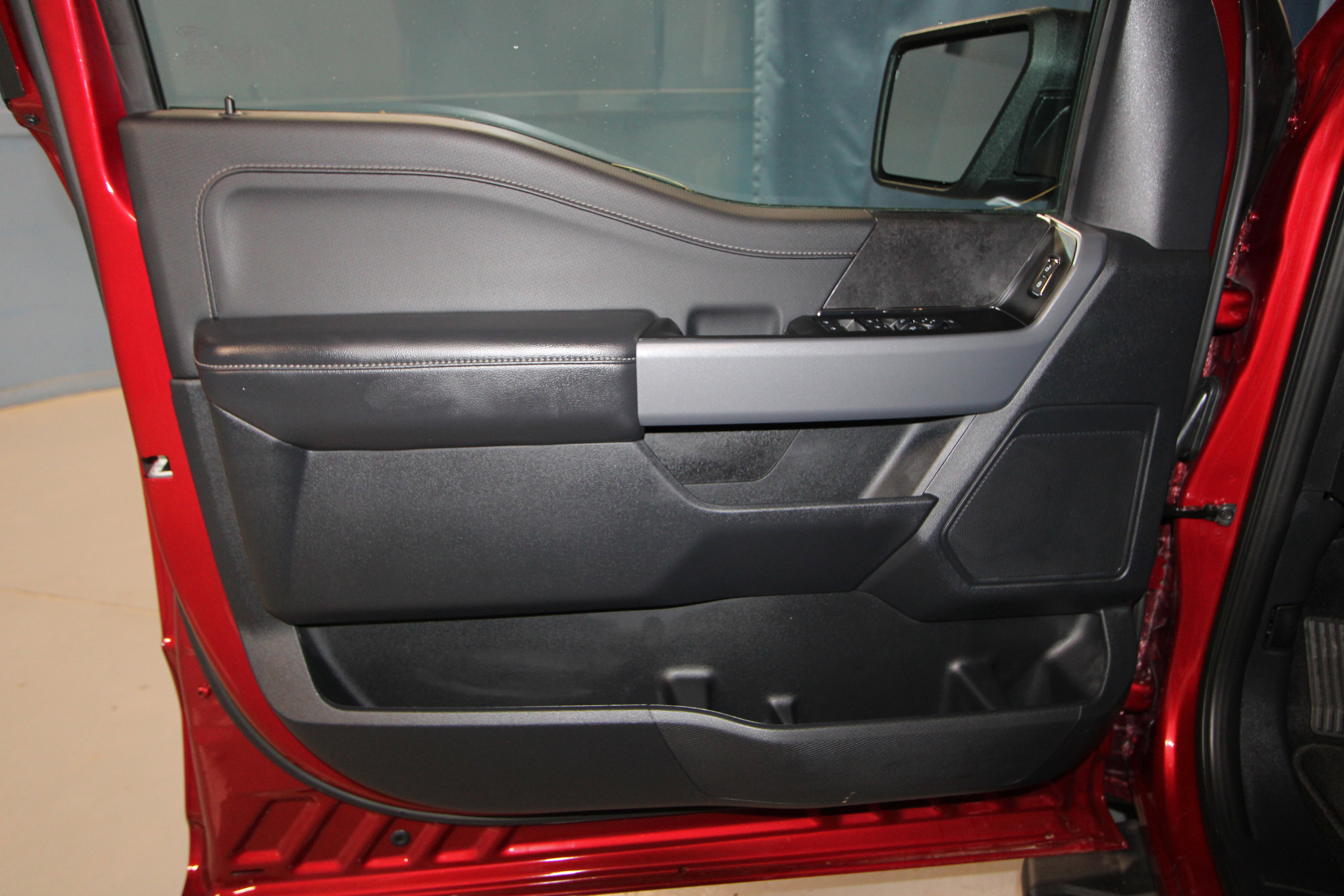 New 2026 Ford F150 XLT w/ XLT Black Appearance Package AWD/4WD image 4