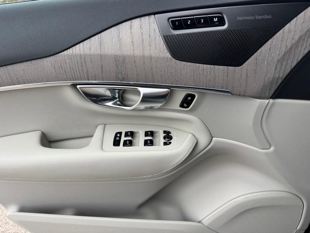 Used 2023 Volvo XC90 T8 Plus w/ Protection Package image 17