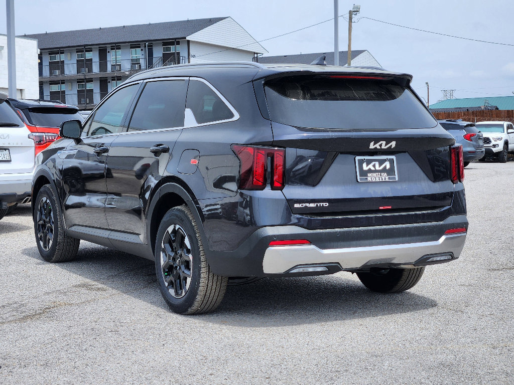 New 2026 Kia Sorento S image 3