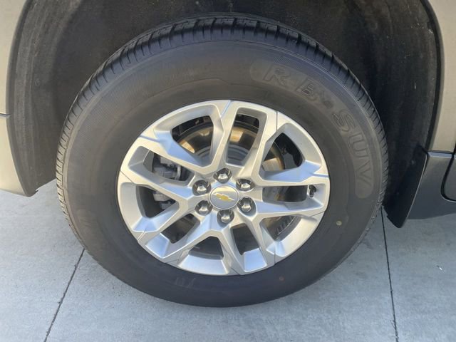 Used 2021 Chevrolet Traverse LT image 32