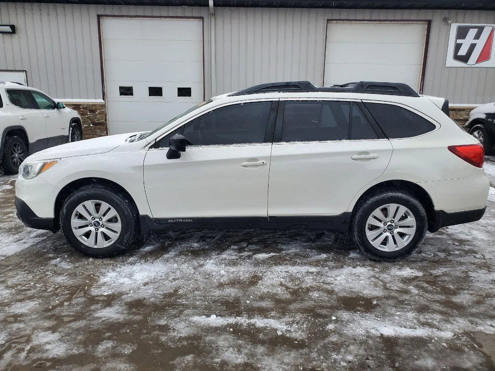 Used 2017 Subaru Outback 2.5i image 8