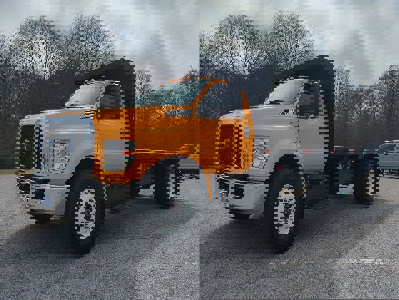 Used 2023 Ford F650 2WD Regular Cab Super Duty image 6