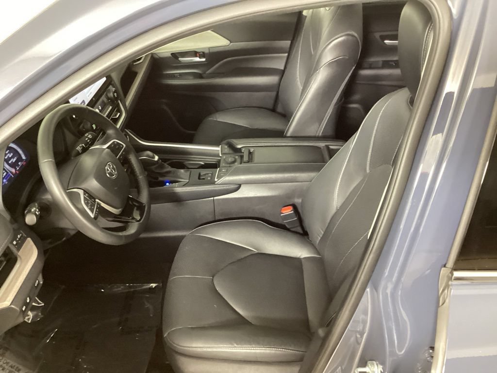 Used 2024 Toyota Grand Highlander AWD image 32