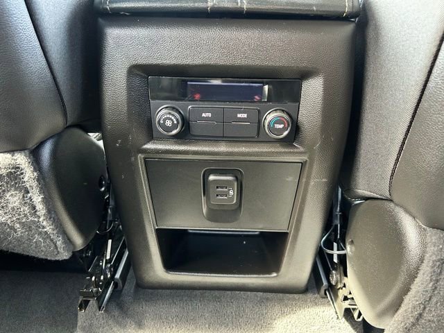 Used 2023 Chevrolet Traverse LT image 19