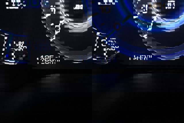 Used 2019 Cadillac Escalade ESV Premium Luxury image 16