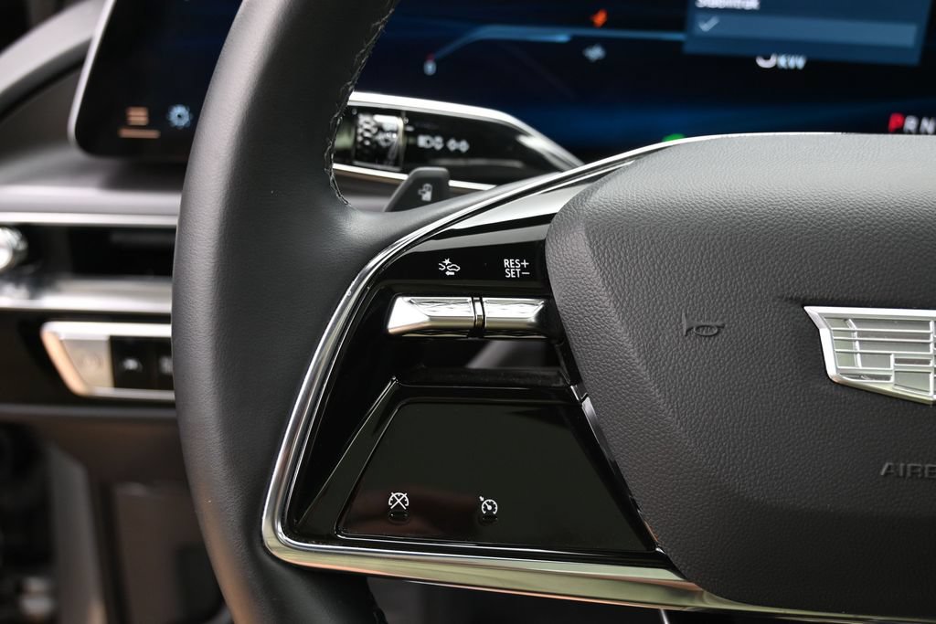 Used 2024 Cadillac Lyriq Tech RWD image 32