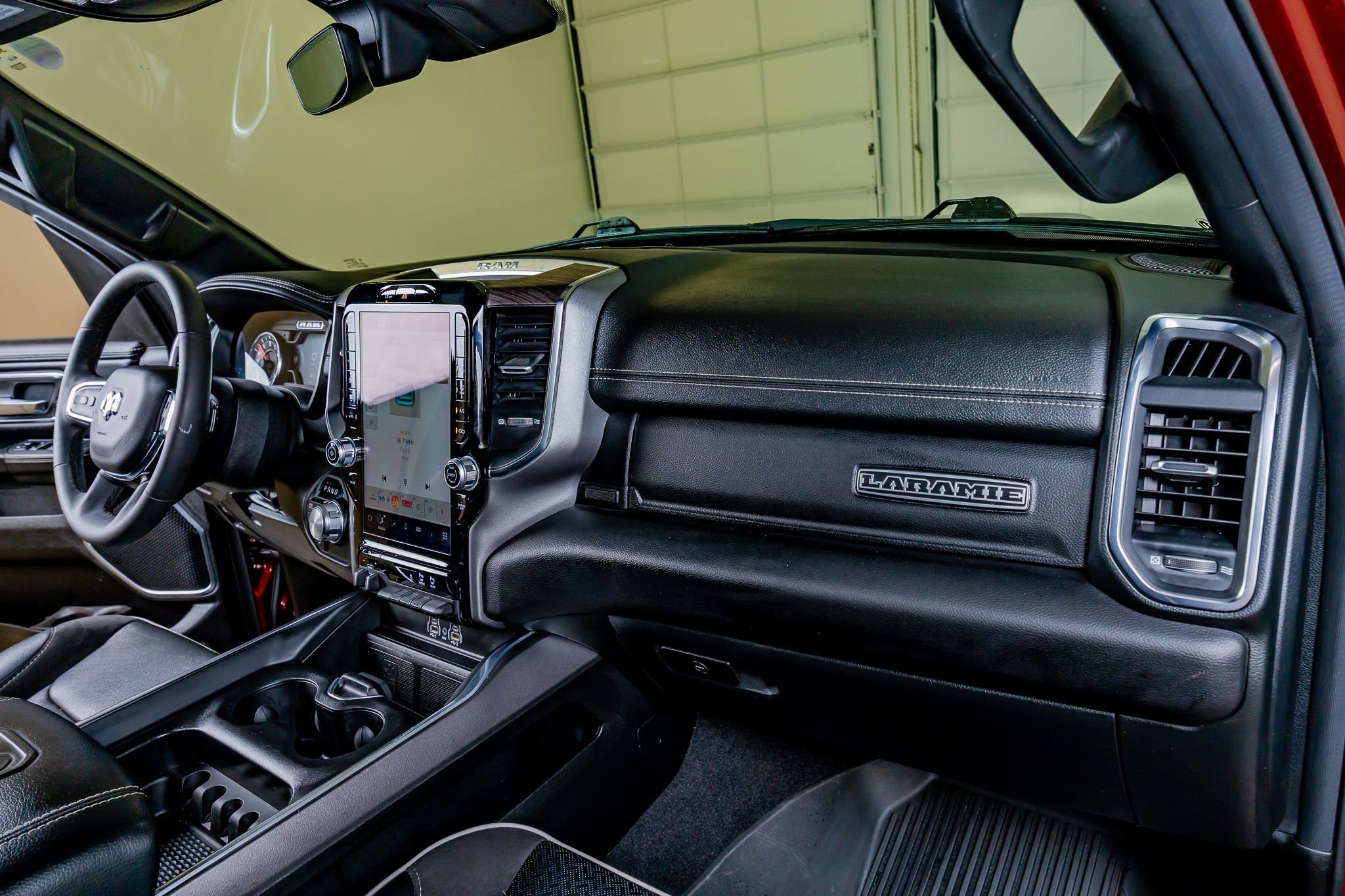 Used 2025 RAM 1500 Laramie w/ Laramie Southwest Edition AWD/4WD image 17