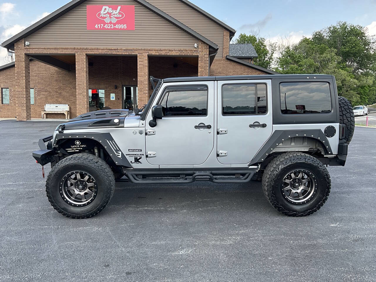 Used 2015 Jeep Wrangler Unlimited Sport w/ Quick Order Package 24S AWD/4WD image 2