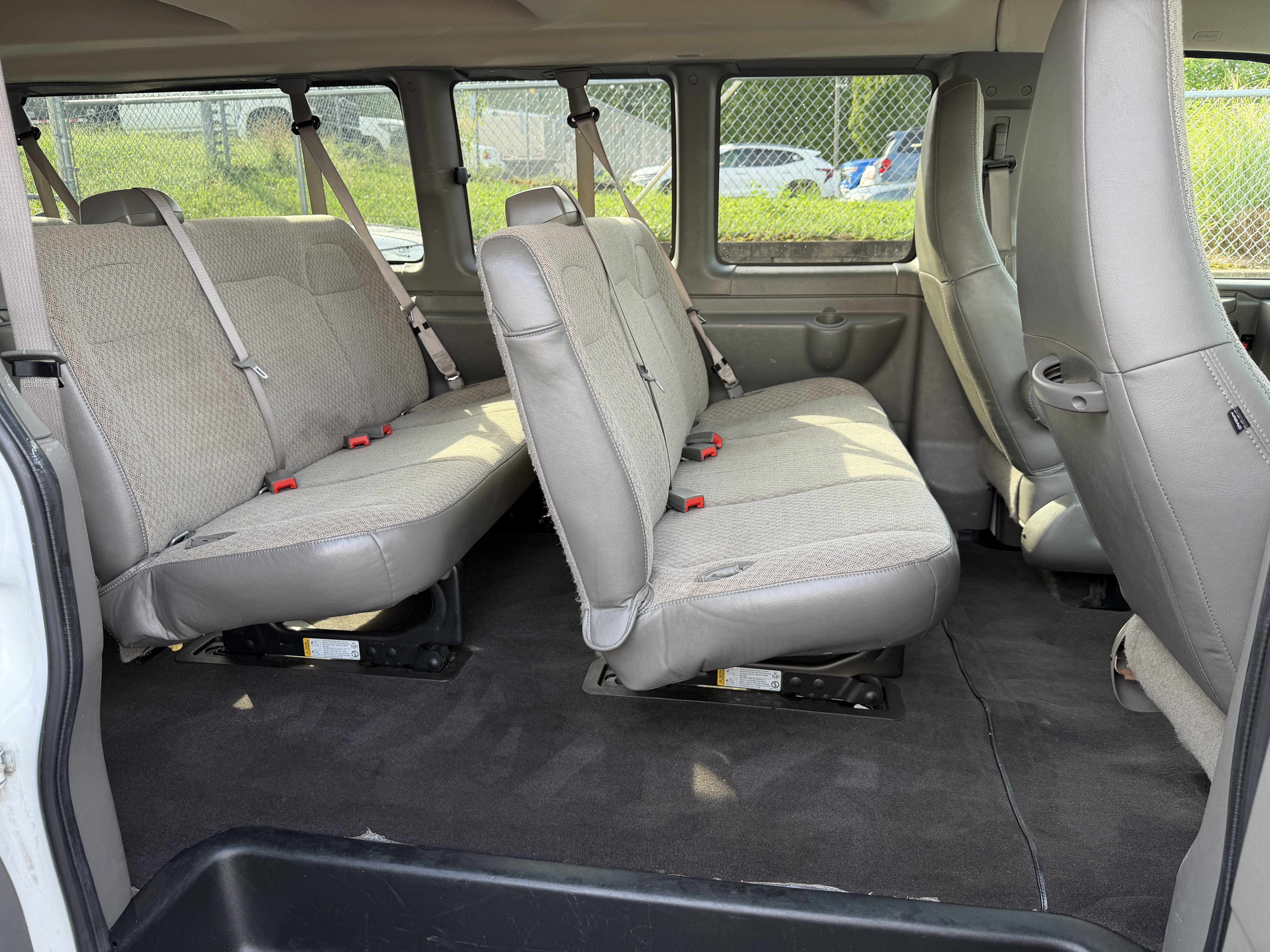 Used 2025 Chevrolet Express 3500 LT w/ LT Preferred Equipment Group RWD image 22