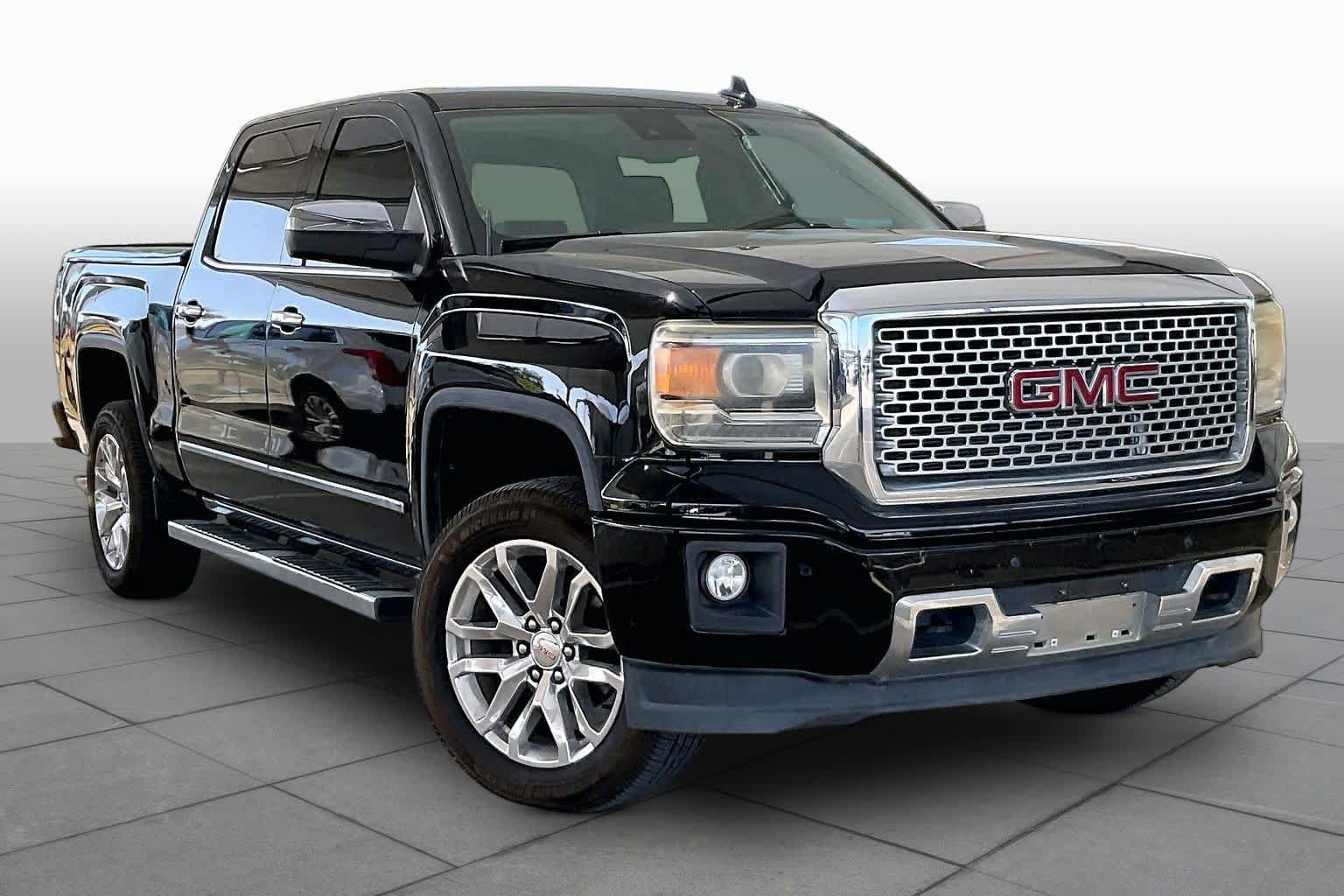Used 2015 GMC Sierra 1500 Denali w/ Driver Alert Package AWD/4WD image 3