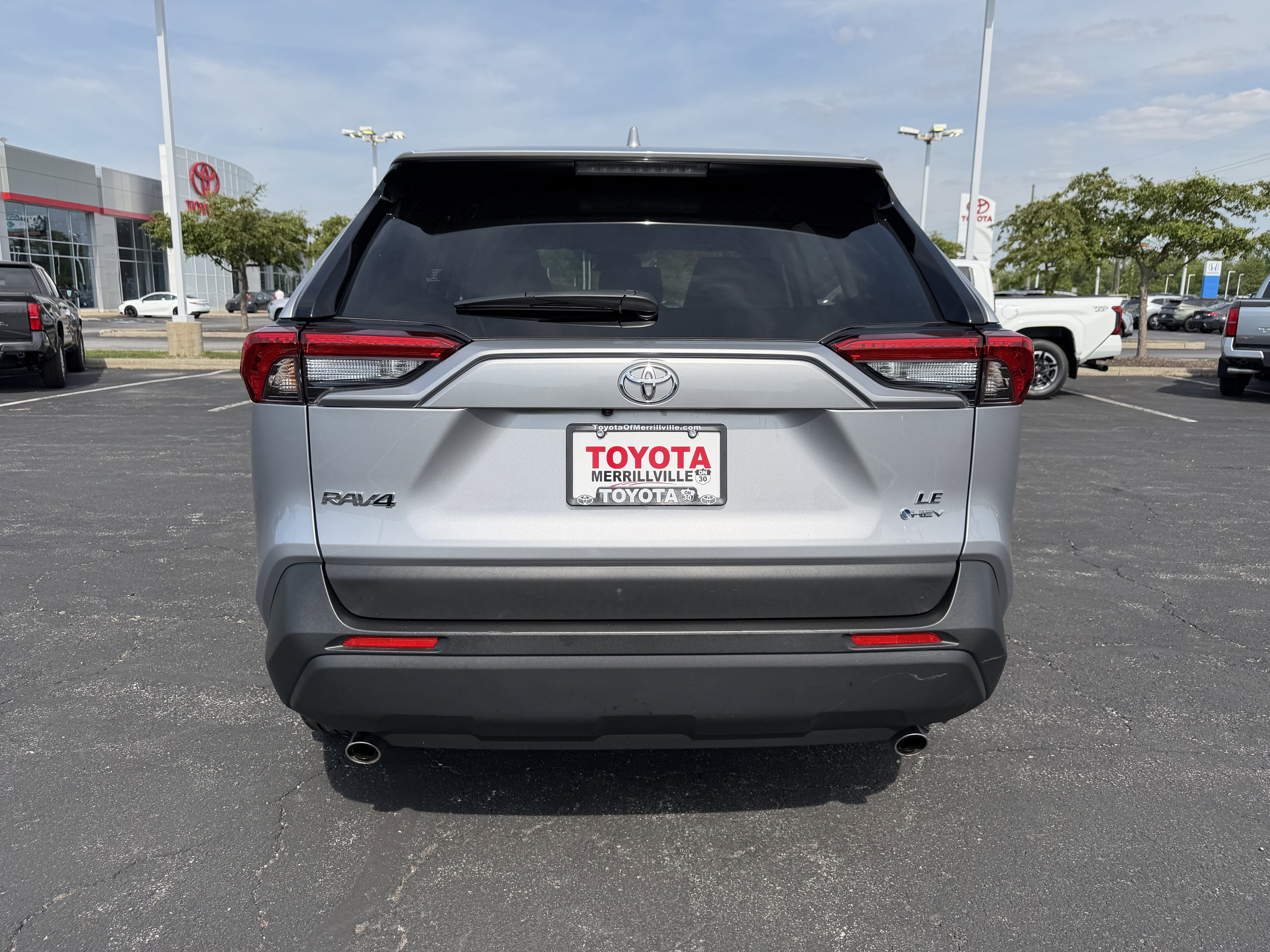 Used 2025 Toyota RAV4 LE AWD/4WD image 6