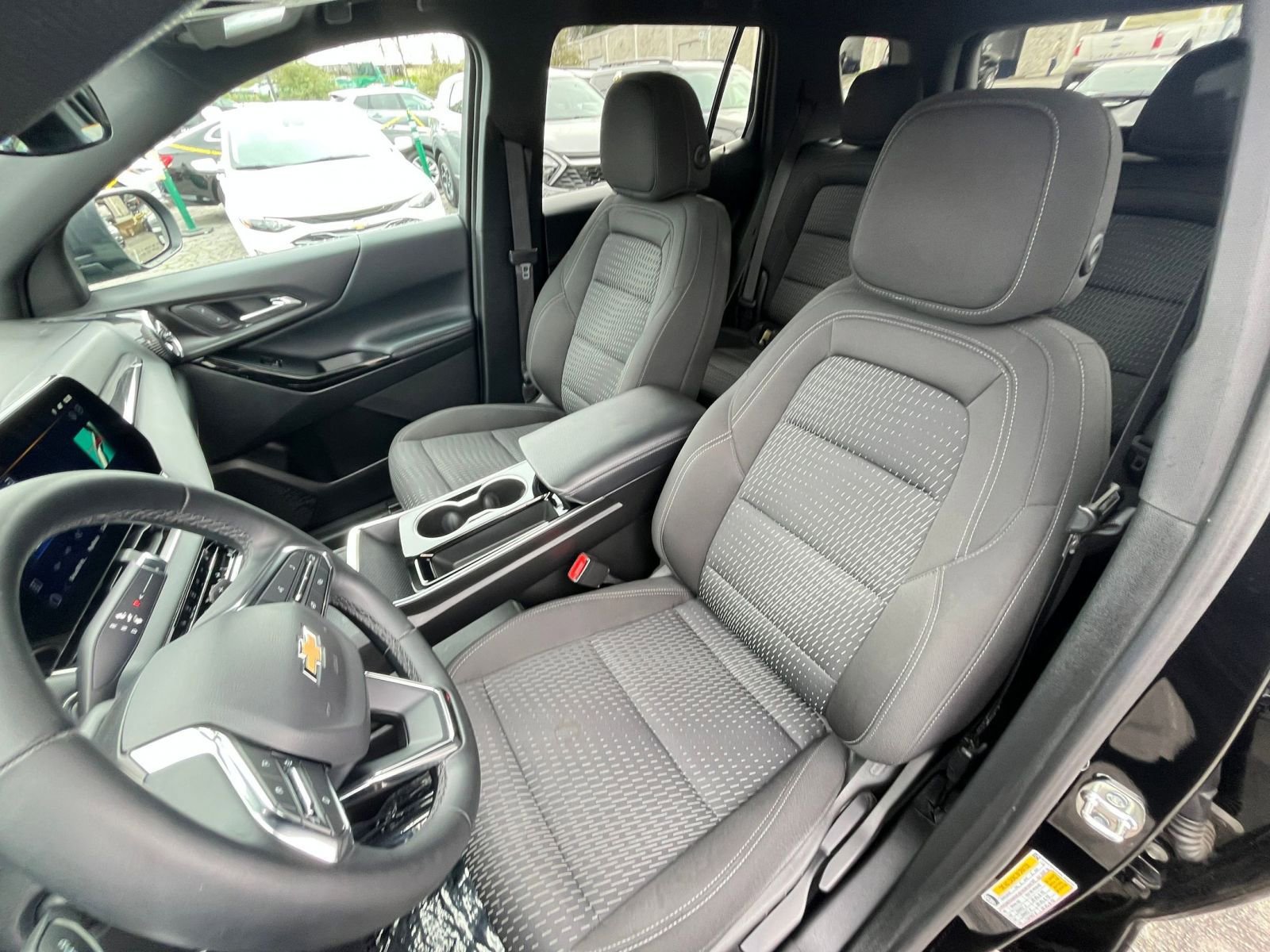 Used 2025 Chevrolet Equinox LT image 37