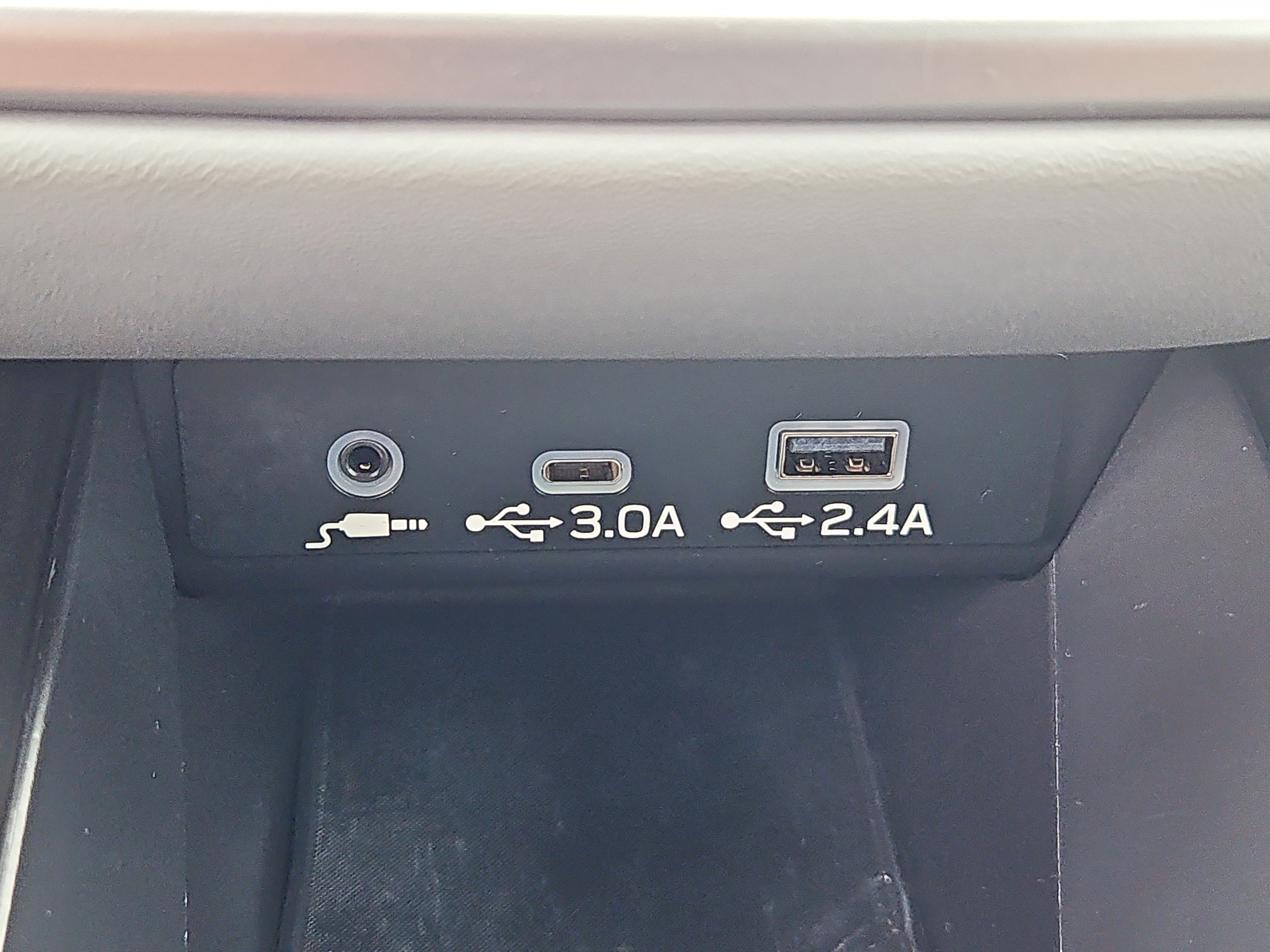 Certified 2025 Subaru Outback Premium image 9