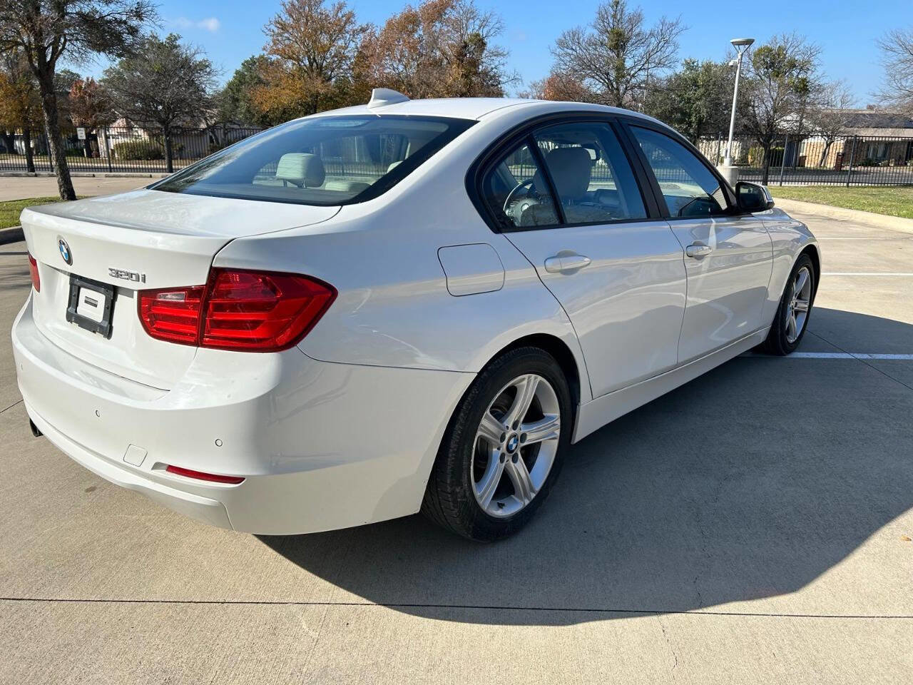 Used 2015 BMW 320i Sedan image 9