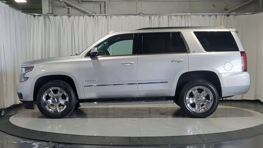 Used 2017 Chevrolet Tahoe LT w/ LT Signature Package AWD/4WD image 6