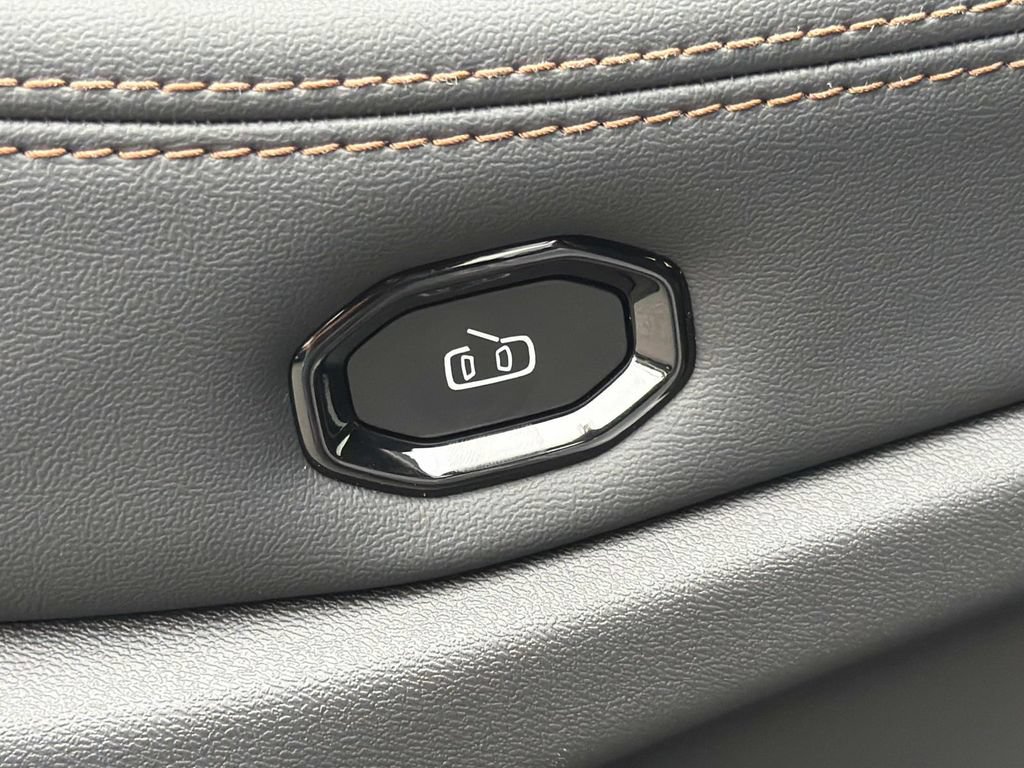 New 2026 Jeep Cherokee Limited AWD/4WD image 19