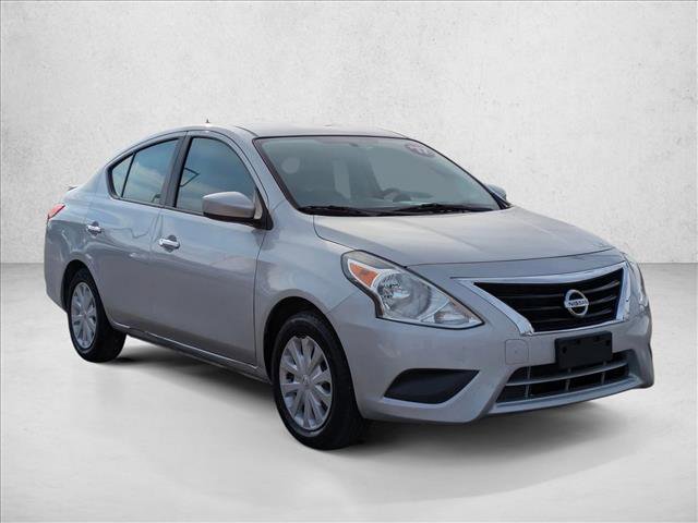 Used 2017 Nissan Versa SV image 3