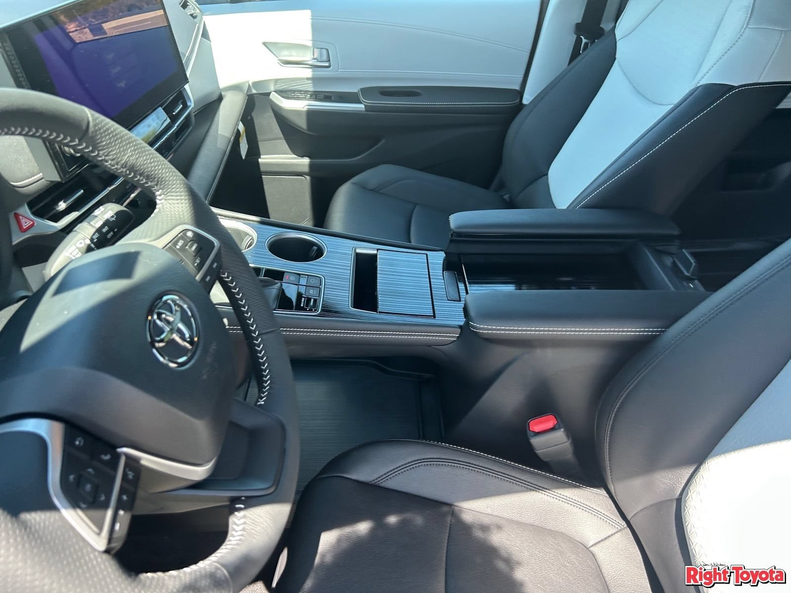 New 2026 Toyota Sienna XSE AWD/4WD image 16