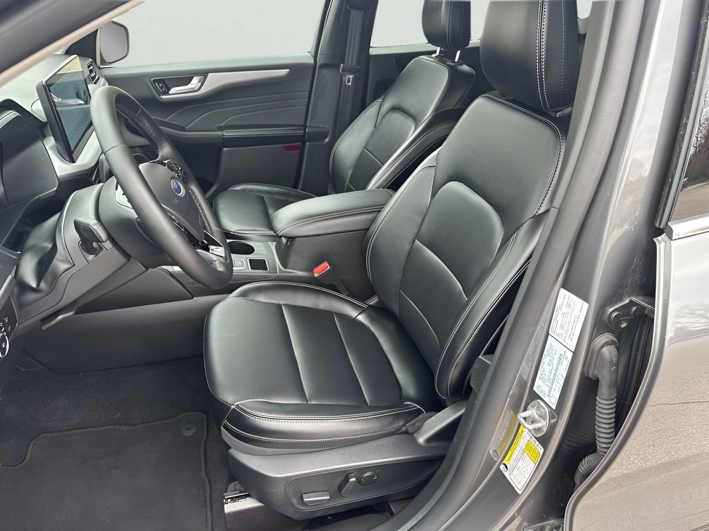 Used 2025 Ford Escape Platinum AWD/4WD image 20