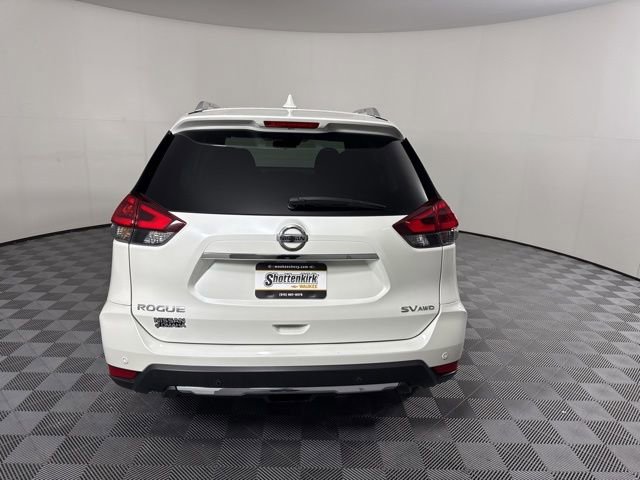 Used 2019 Nissan Rogue SV image 4
