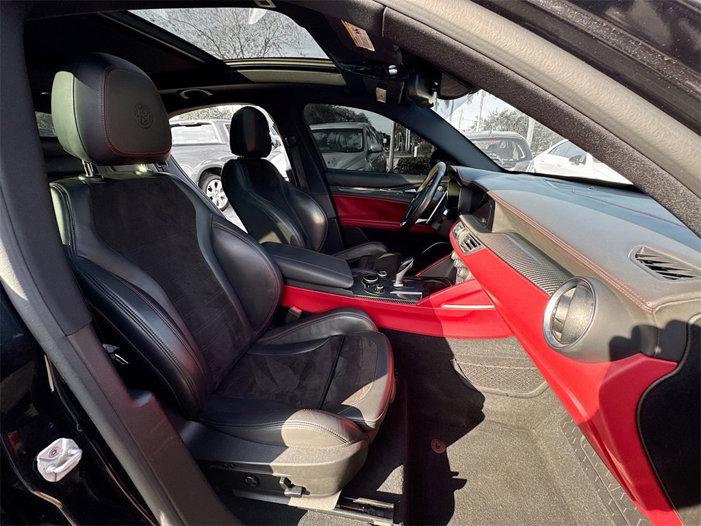 Used 2018 Alfa Romeo Stelvio Quadrifoglio w/ Driver Assist Dynamic Package image 29