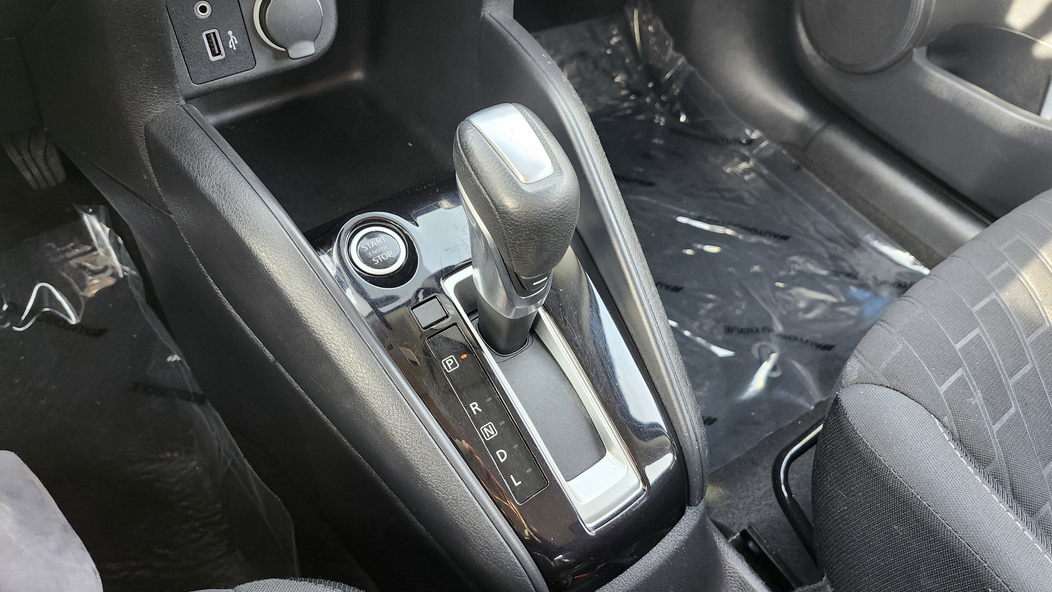 Used 2021 Nissan Kicks S image 29