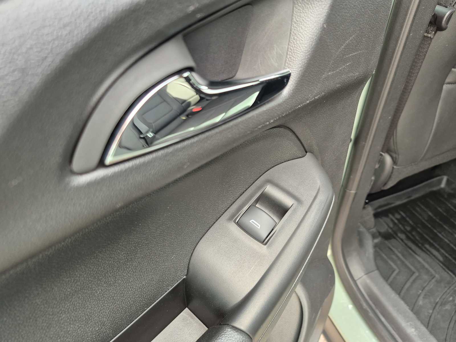 Used 2024 Chevrolet TrailBlazer RS w/ Driver Confidence Package image 29